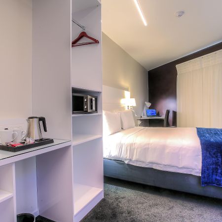 Onomo Hotel Johannesburg Сандтън Екстериор снимка