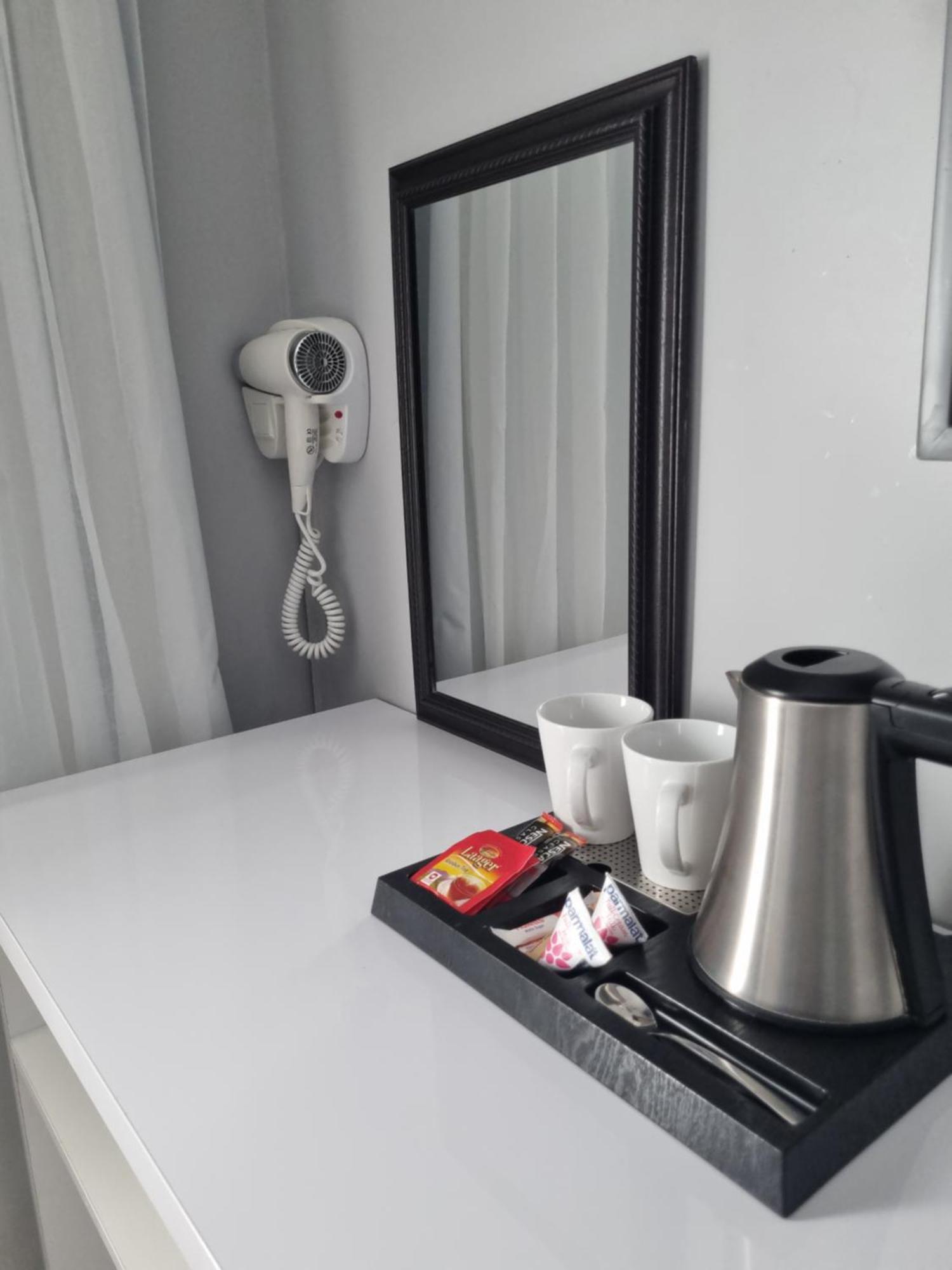 Onomo Hotel Johannesburg Сандтън Екстериор снимка