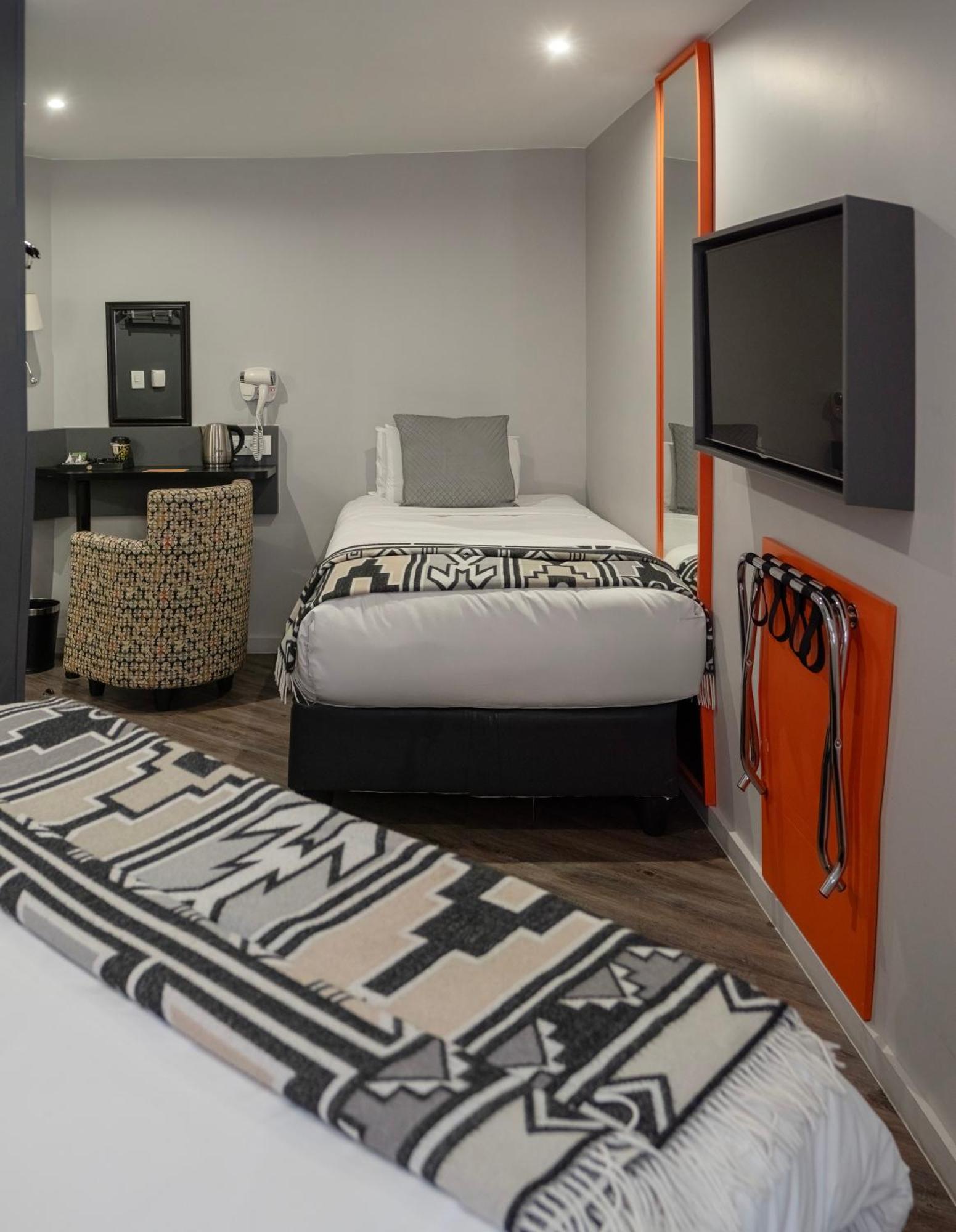 Onomo Hotel Johannesburg Сандтън Екстериор снимка