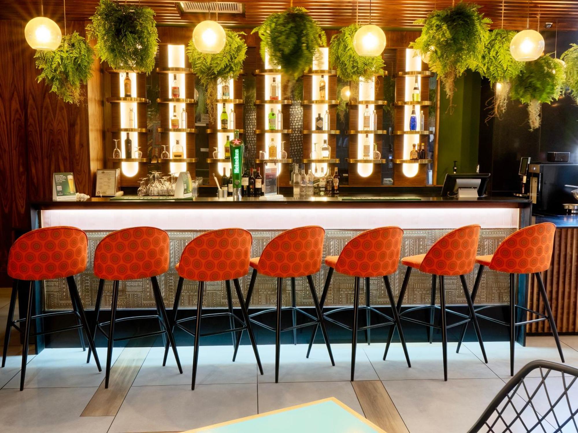 Onomo Hotel Johannesburg Сандтън Екстериор снимка