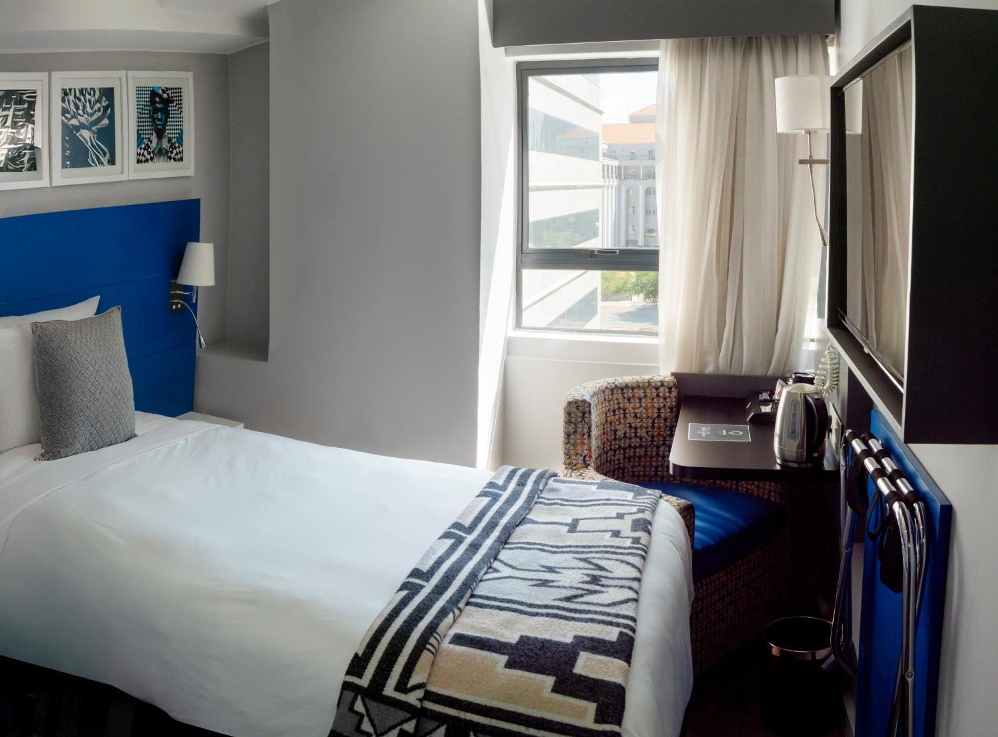 Onomo Hotel Johannesburg Сандтън Екстериор снимка