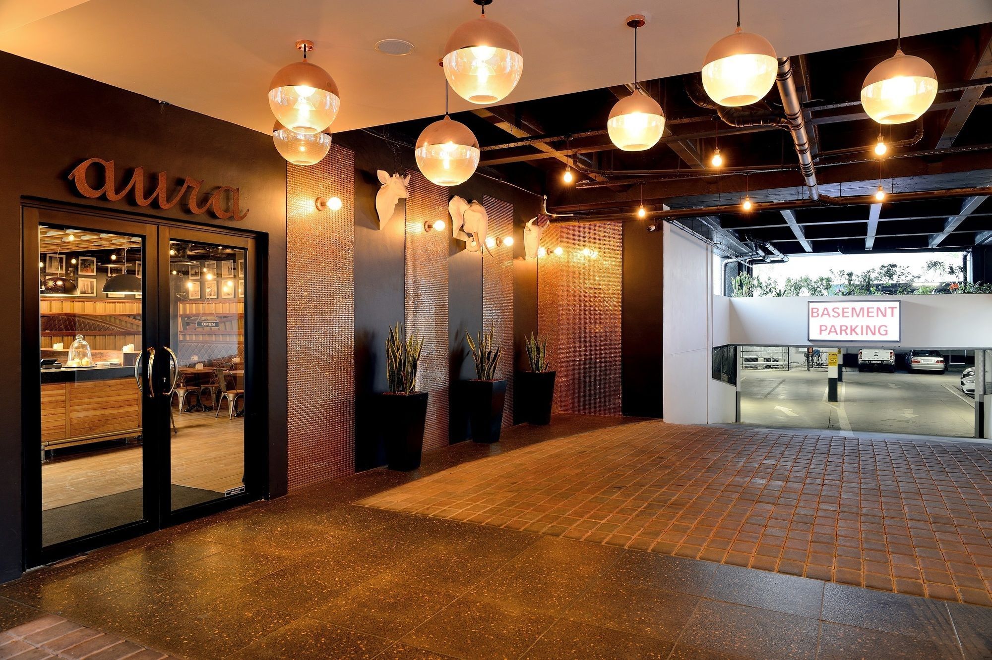 Onomo Hotel Johannesburg Сандтън Екстериор снимка