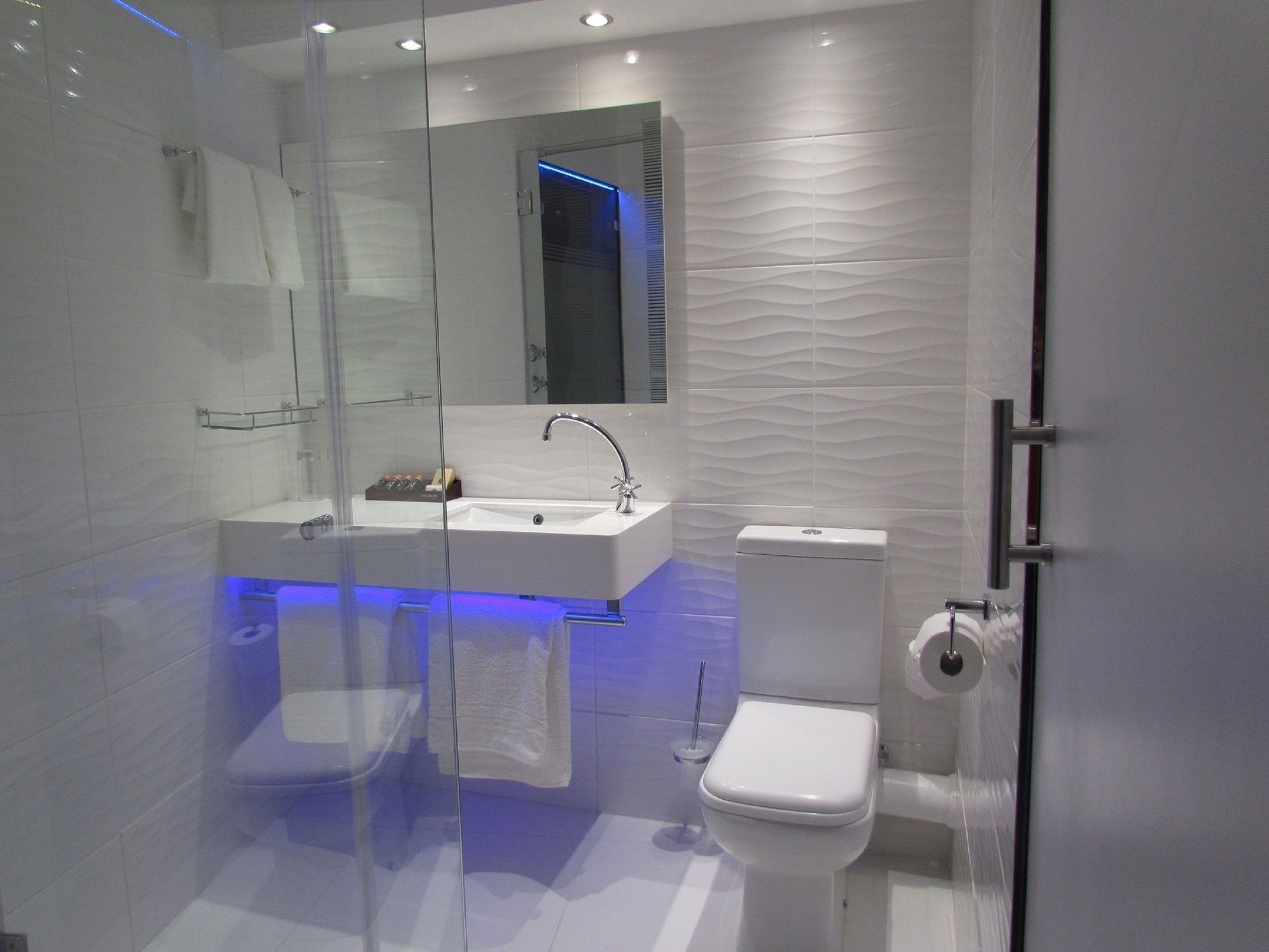 Onomo Hotel Johannesburg Сандтън Екстериор снимка