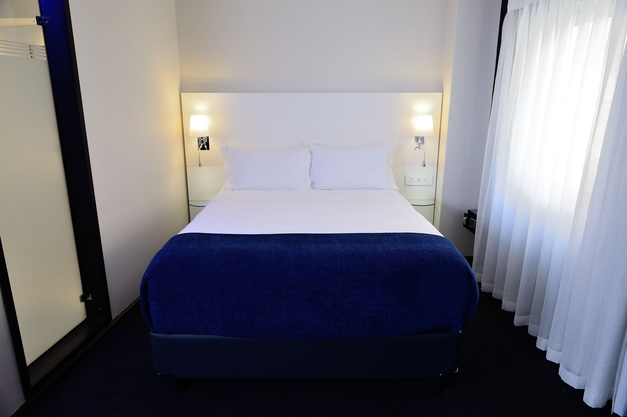 Onomo Hotel Johannesburg Сандтън Екстериор снимка